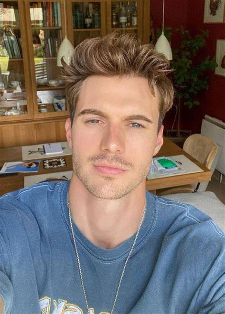 Scott Morton - Bio, Age, Wiki, Facts and Family