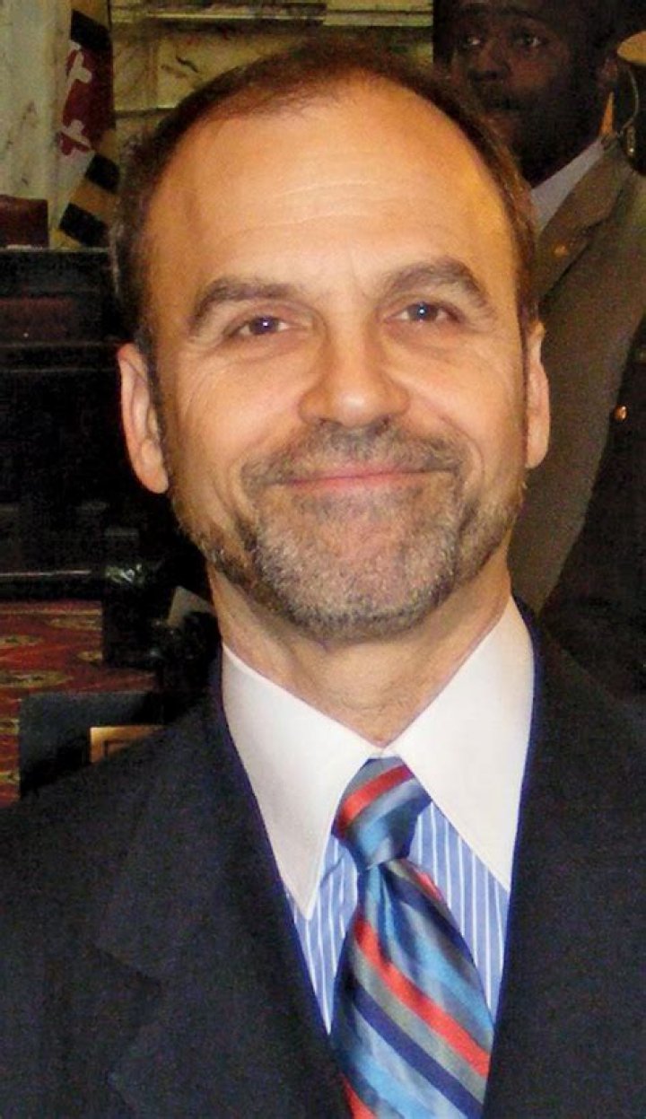 Scott Turow - Bio, Age, Wiki, Facts and Family