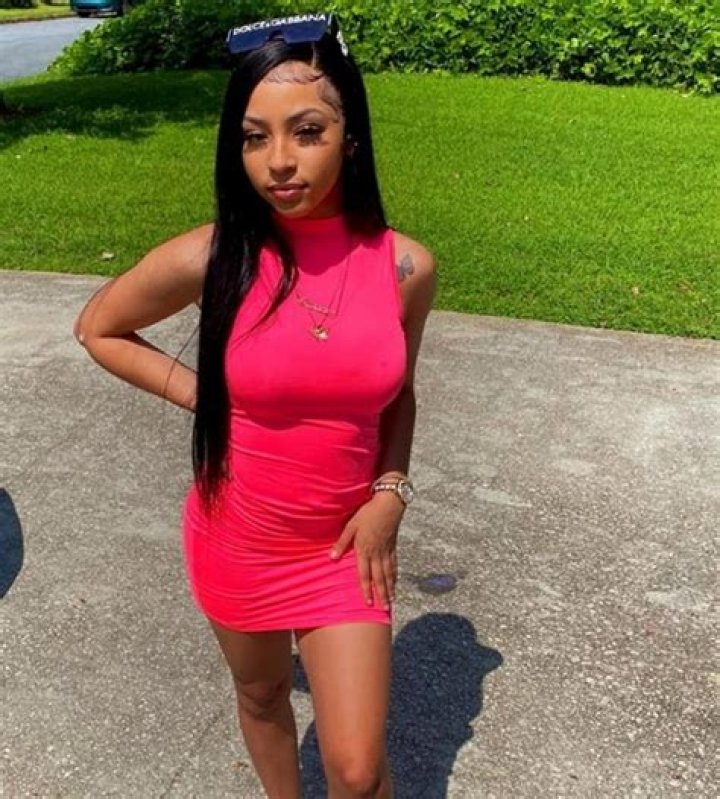 Selena Davis - Bio, Age, Wiki, Facts and Family
