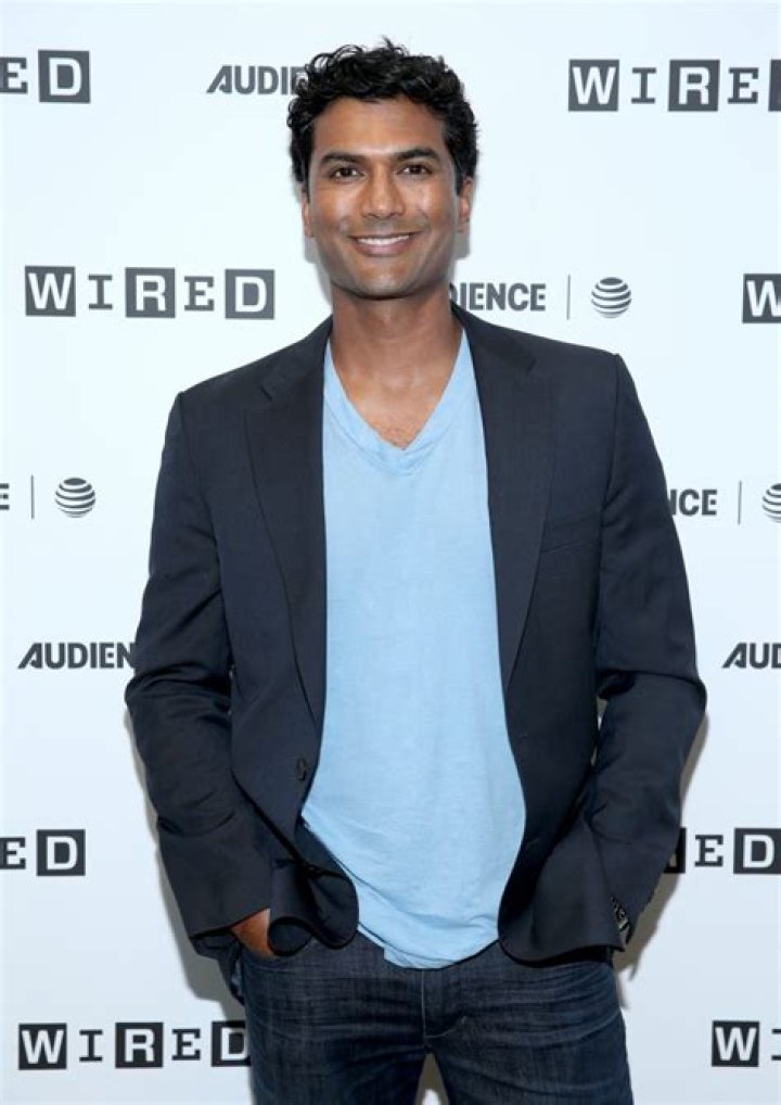 Sendhil Ramamurthy - Bio, Age, net worth, weight, height, Wiki, Facts and Family