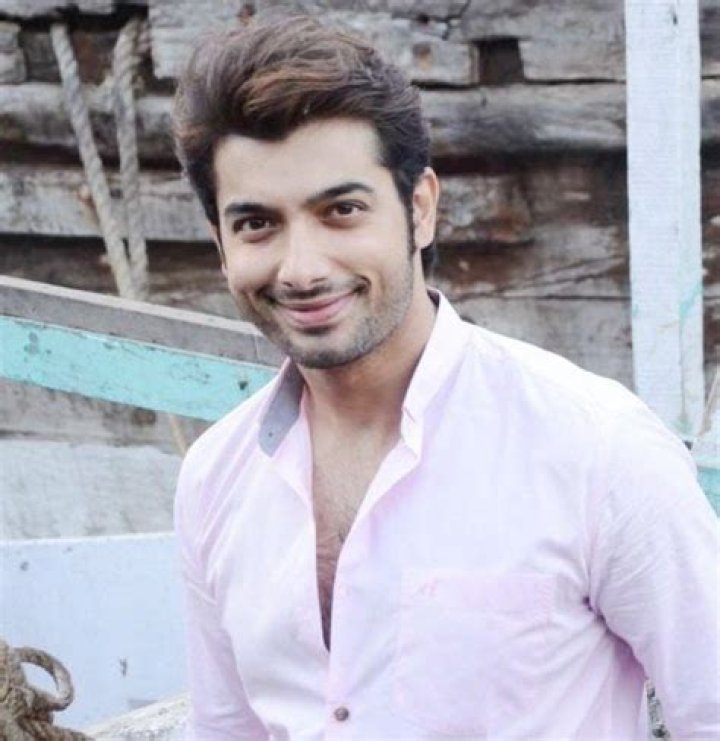 Sharad Malhotra - Bio, Age, siblings, Wiki, Facts and Family