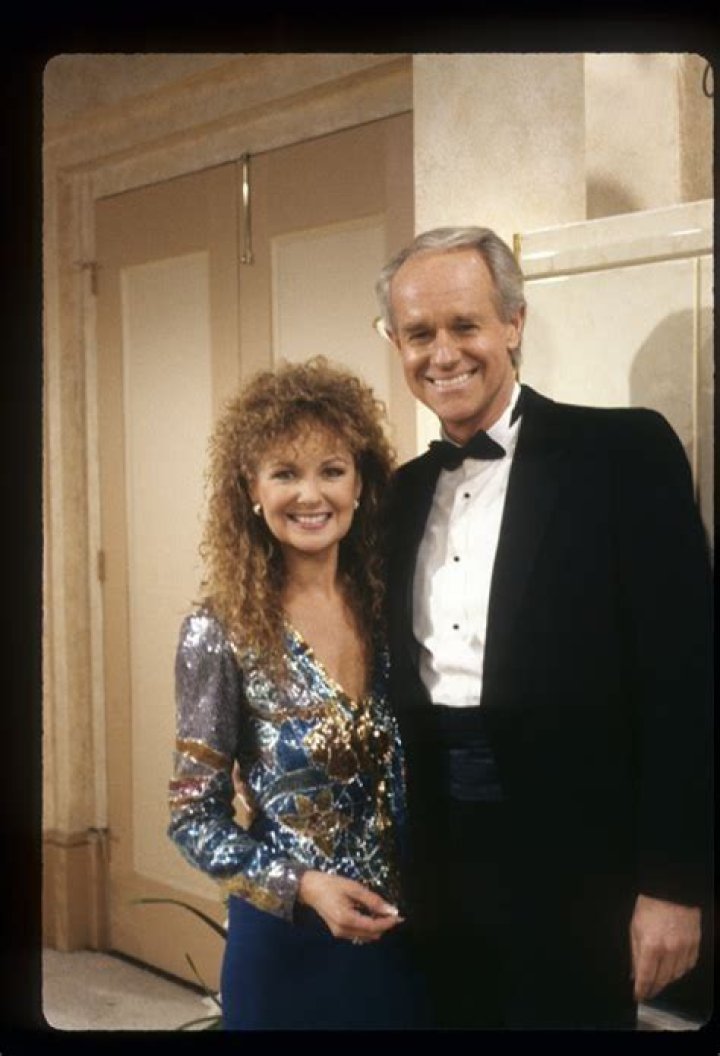 Sharon Farrell - Bio, Age, Wiki, Facts and Family