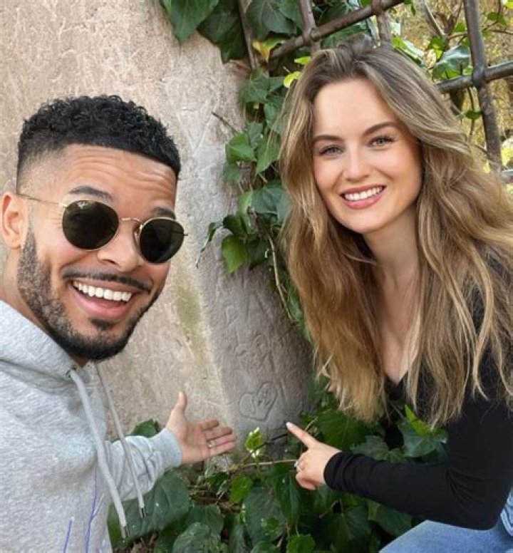 Shauna Louise - Bio, Age, Wiki, Facts and Family