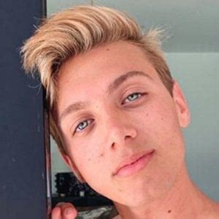 Shea Durazzo - Bio, Age, Wiki, Facts and Family