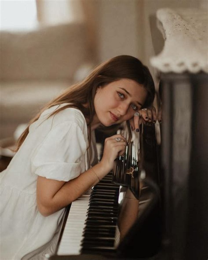 Shelby Hiam: Songwriter Detailed Bio, Age, Birthday, & Height Insights and more