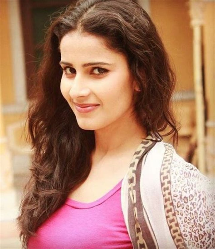 Shivani Tomar - Bio, Age, Wiki, Facts and Family