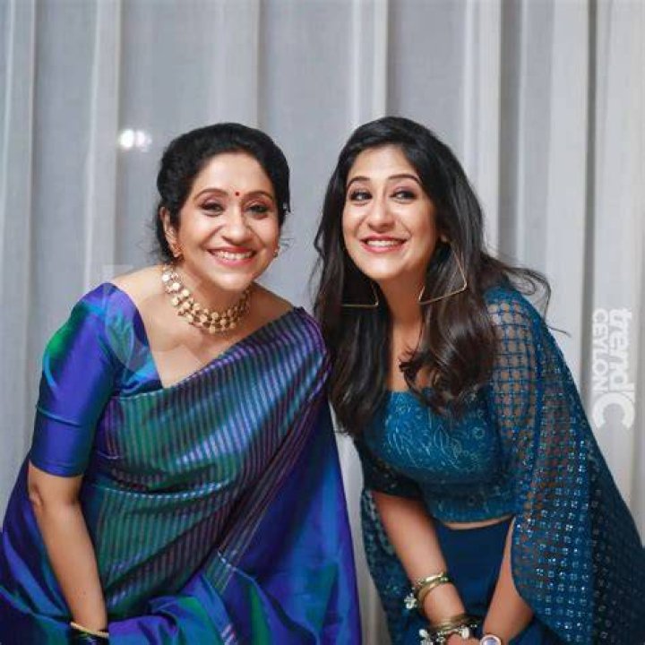 Shweta Mohan - Bio, Age, Wiki, Facts and Family