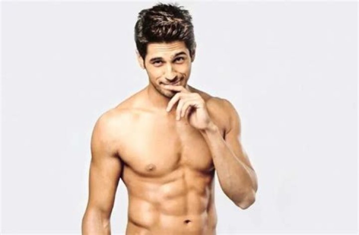 Sidharth Malhotra - Bio, Age, siblings, height, Wiki, Facts and Family