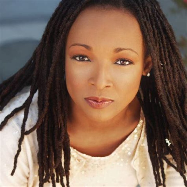 Siedah Garrett - Bio, Age, Wiki, Facts and Family