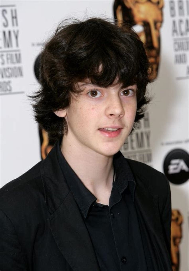 Skandar Keynes - Bio, Age, net worth, siblings, height, Wiki, Facts and Family
