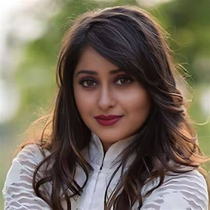 Sneha Kapoor - Bio, Age, Wiki, Facts and Family