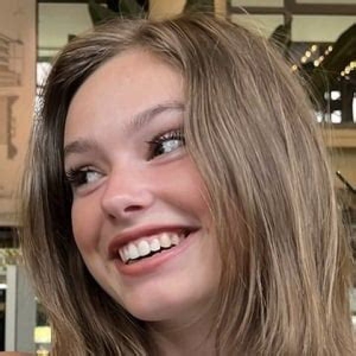 Sofie Snoeck (webvideostar)-Wiki, Age, Net Worth, Biography , Spotify, TikTok, Facebook, Facts and Family