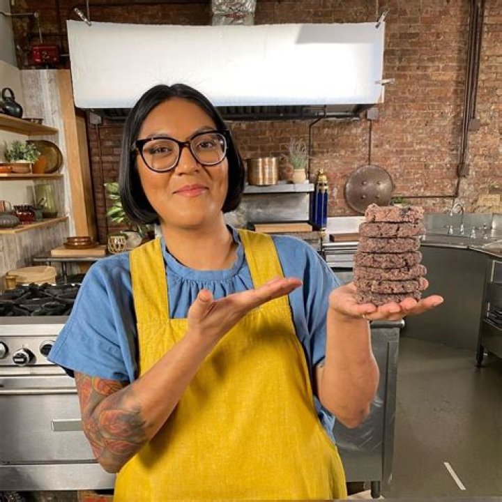 Sohla El-Waylly (chef) - Wikipedia, Age, Net Worth, Biography , Spotify, TikTok, Facebook, Facts and Family