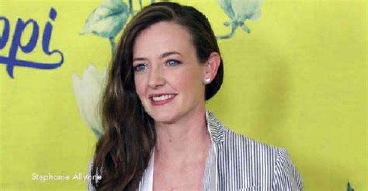 Stephanie Allynne - Bio, Age, Wiki, Facts and Family
