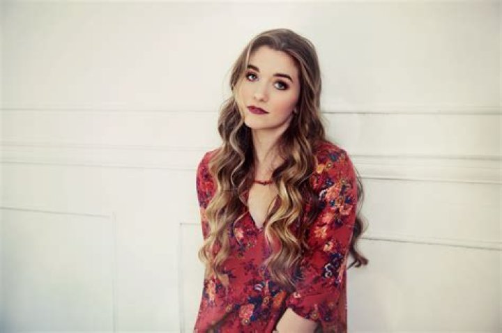 Stephanie La Rochelle - Bio, Age, Wiki, Facts and Family