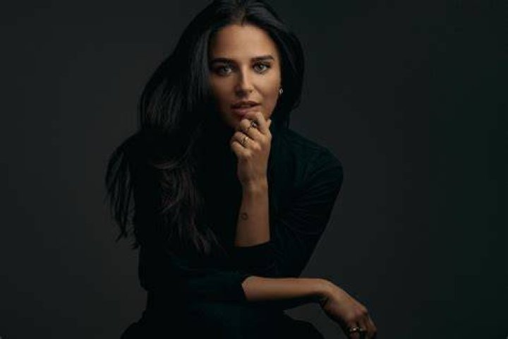 Stephanie Leonidas - Bio, Age, Wiki, Facts and Family