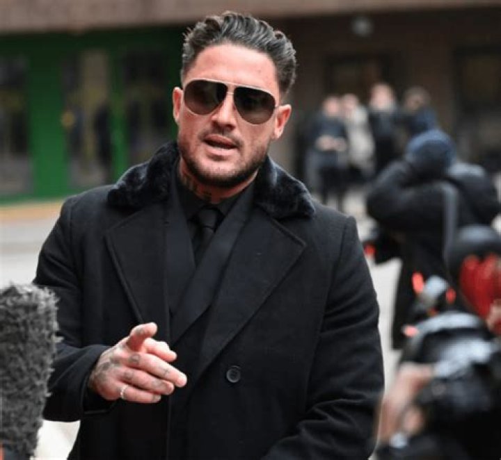 Stephen Bear - Bio, Age, siblings, Wiki, Facts and Family