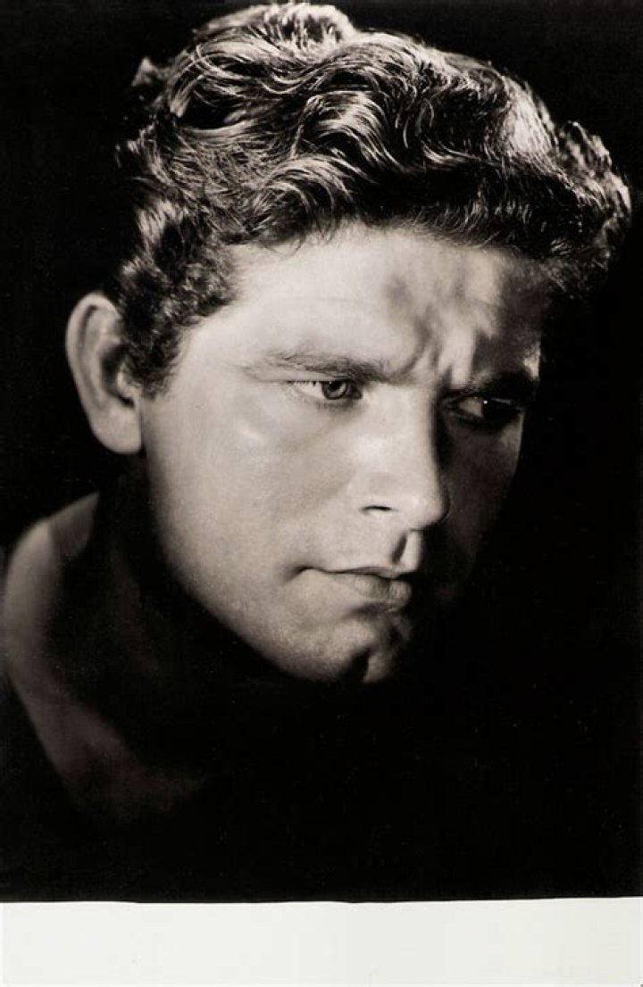 Stephen Boyd - Bio, Age, height, Wiki, Facts and Family