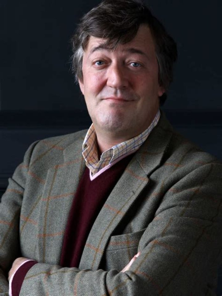 Stephen Fry - Bio, Age, net worth, height, Wiki, Facts and Family