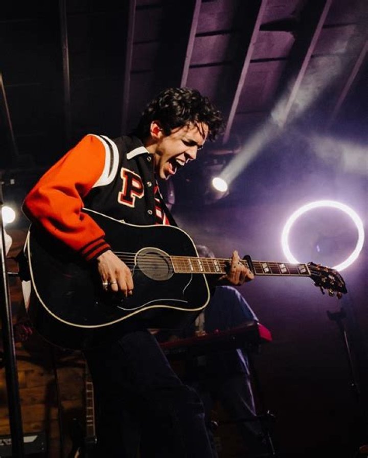 Stephen Sanchez (singer) - Wikipedia, Age, Net Worth, Biography , Spotify, TikTok, Facebook, Facts and Family