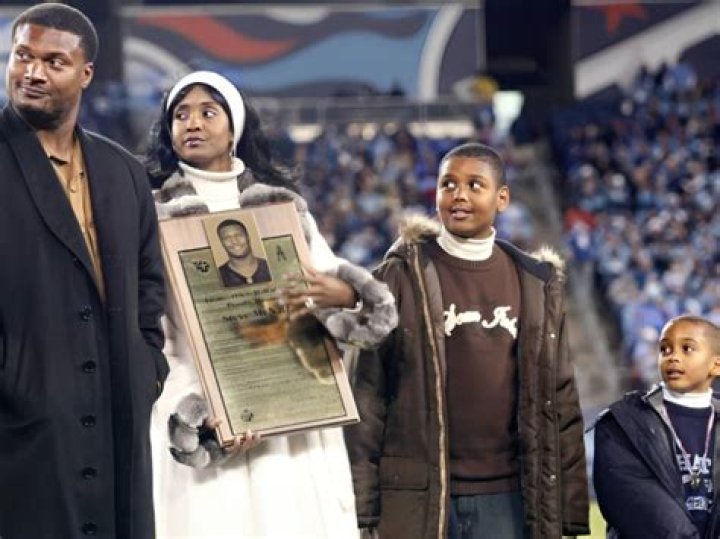Steve McNair - Bio, Age, net worth, height, Wiki, Facts and Family