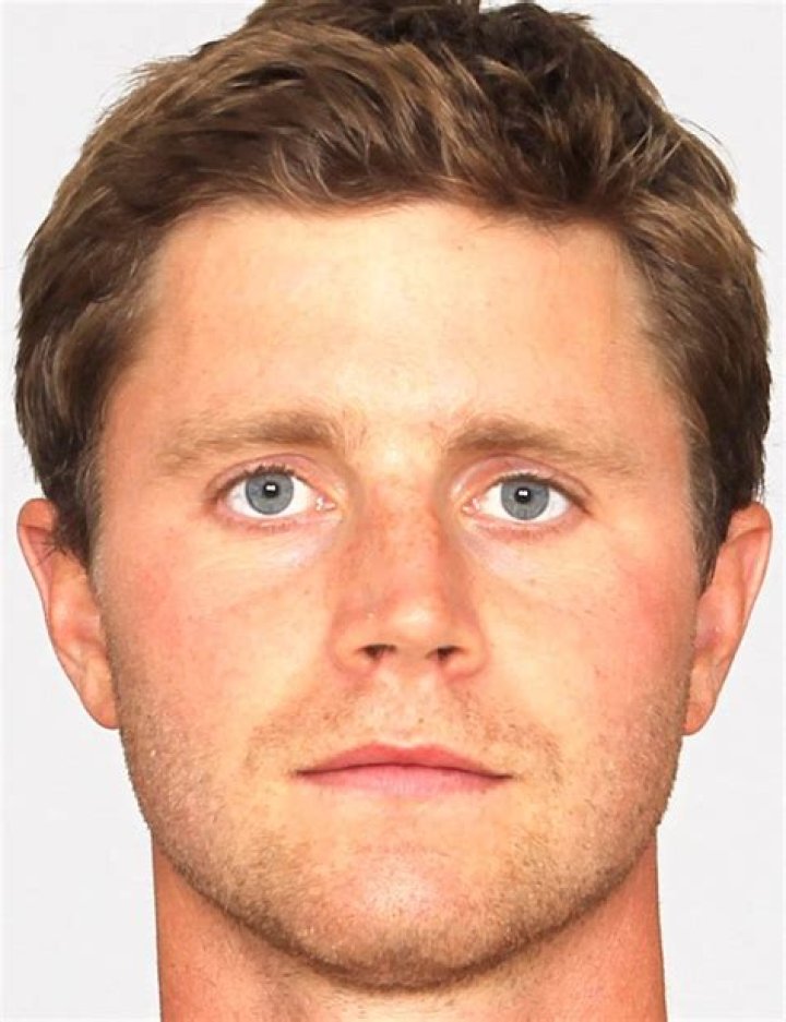 Steven Hauschka - Bio, Age, net worth, height, Wiki, Facts and Family