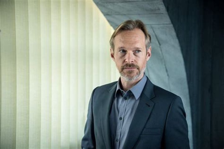 Steven Mackintosh - Bio, Age, Wiki, Facts and Family