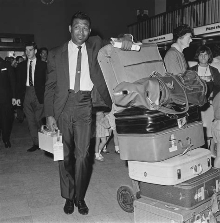 Sugar Ray Robinson - Bio, Age, net worth, height, weight, Wiki, Facts and Family