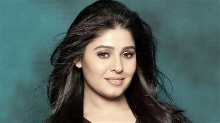 Sunidhi Chauhan - Bio, Age, Wiki, Facts and Family