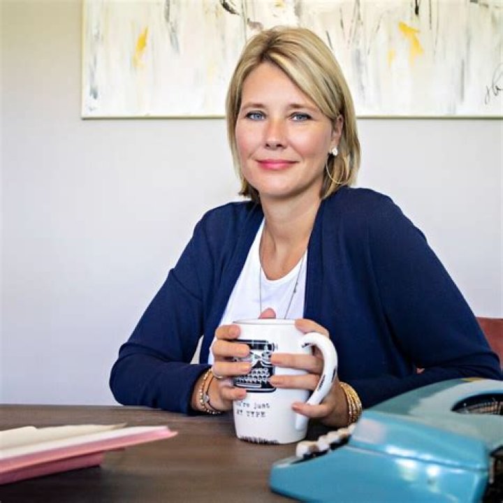 Susannah B. Lewis - Bio, Age, Wiki, Facts and Family
