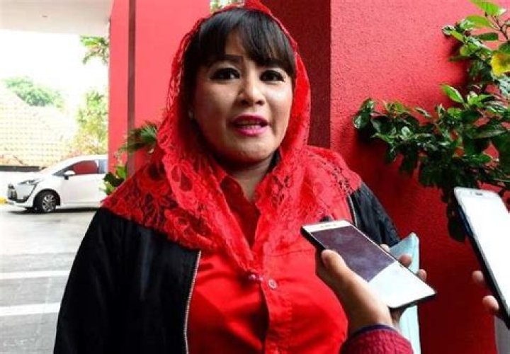 Susi Pudjiastuti - Bio, Age, Wiki, Facts and Family