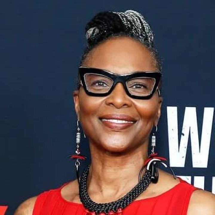 Suzzanne Douglas - Bio, Age, Wiki, Facts and Family
