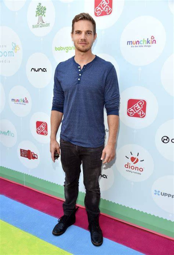 Taylor Handley - Bio, Age, Wiki, Facts and Family