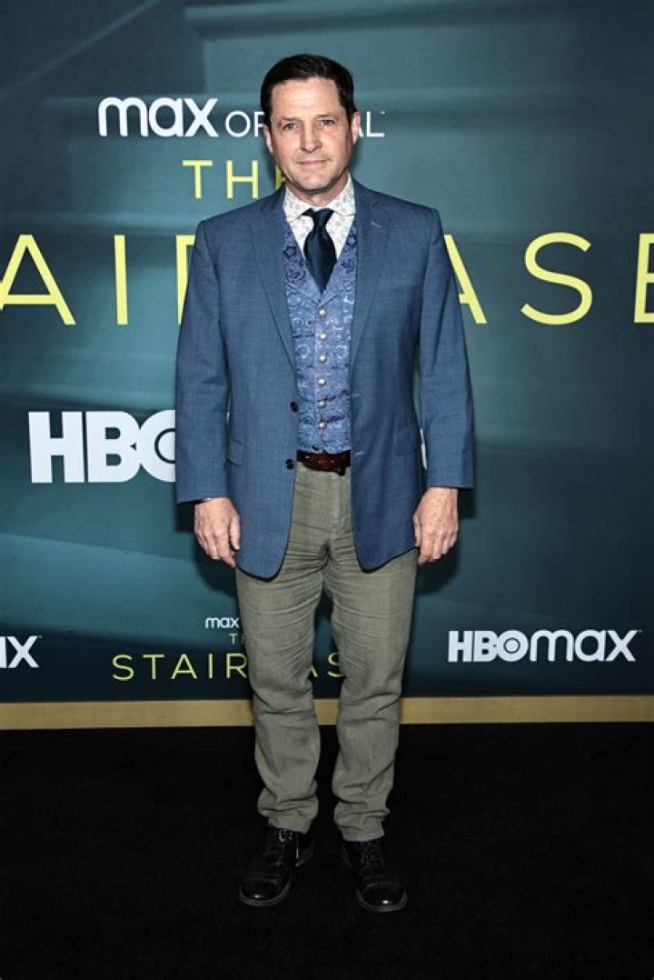 Tim Guinee - Bio, Age, net worth, height, Wiki, Facts and Family