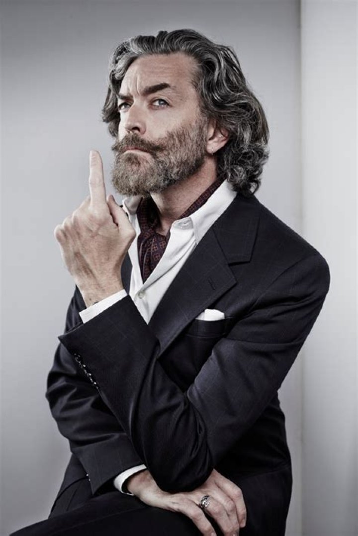 Timothy Omundson - Bio, Age, net worth, height, Wiki, Facts and Family