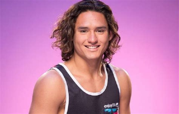 Toarii Valantin - Bio, Age, Wiki, Facts and Family