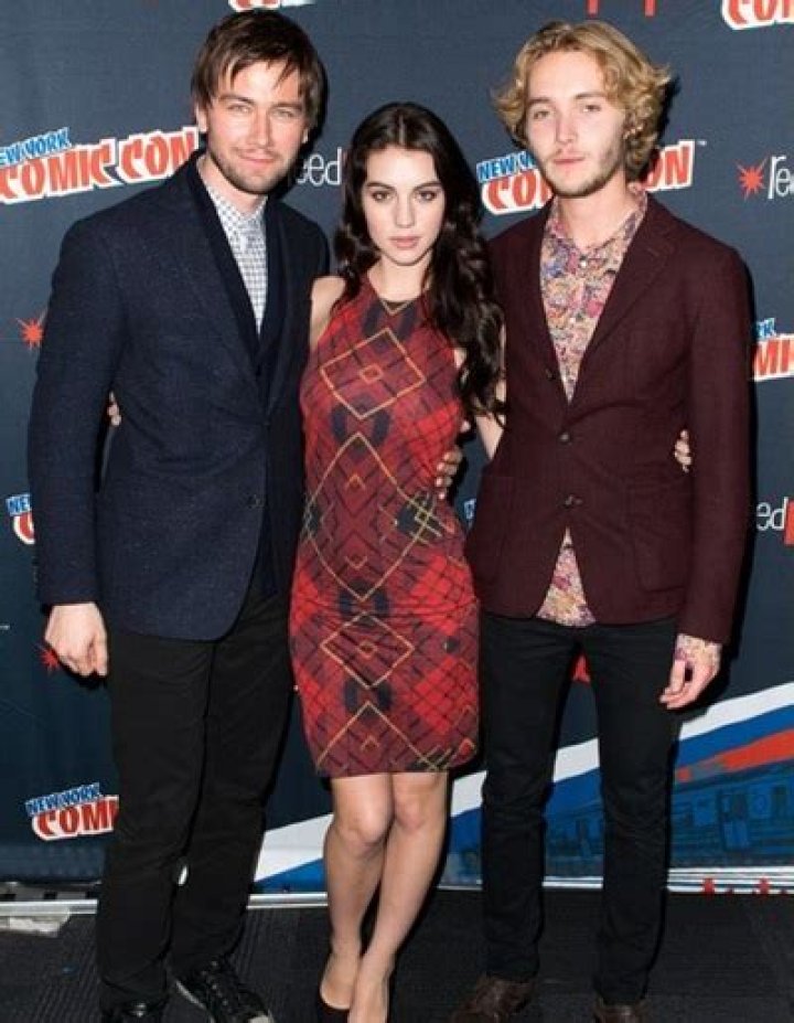 Toby Regbo - Bio, Age, weight, height, Wiki, Facts and Family