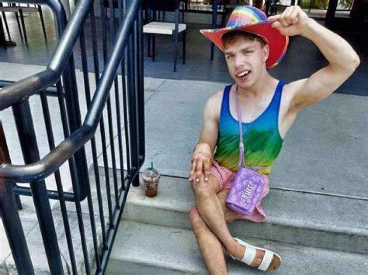 Toby Smiles (webvideostar) - Wikipedia, Age, Net Worth, Biography , Spotify, TikTok, Facebook, Facts and Family
