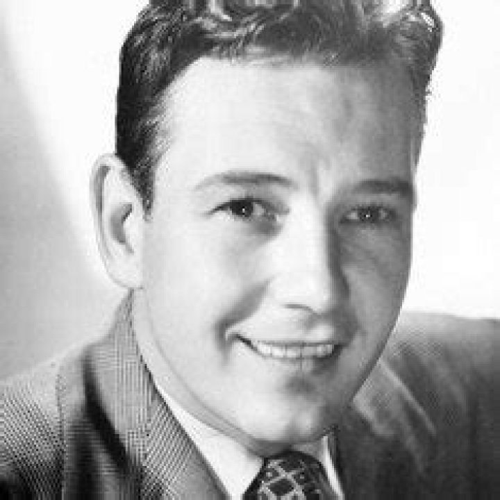 Tom Drake - Bio, Age, siblings, Wiki, Facts and Family