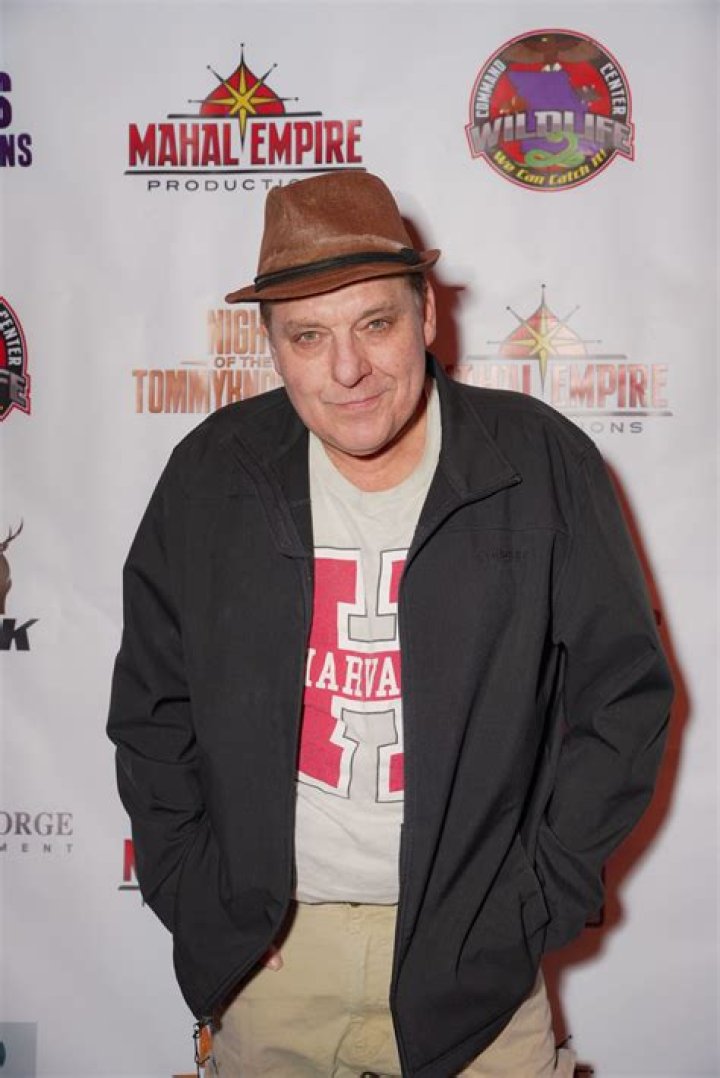 Tom Sizemore - Bio, Age, net worth, height, Wiki, Facts and Family