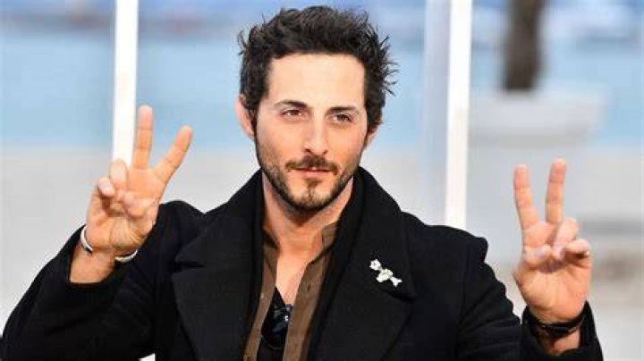 Tomer Capone (actor) - Wikipedia, Age, Net Worth, Biography , Spotify, TikTok, Facebook, Facts and Family