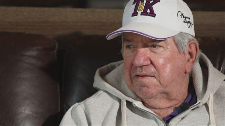 Tommy Kramer - Bio, Age, height, Wiki, Facts and Family