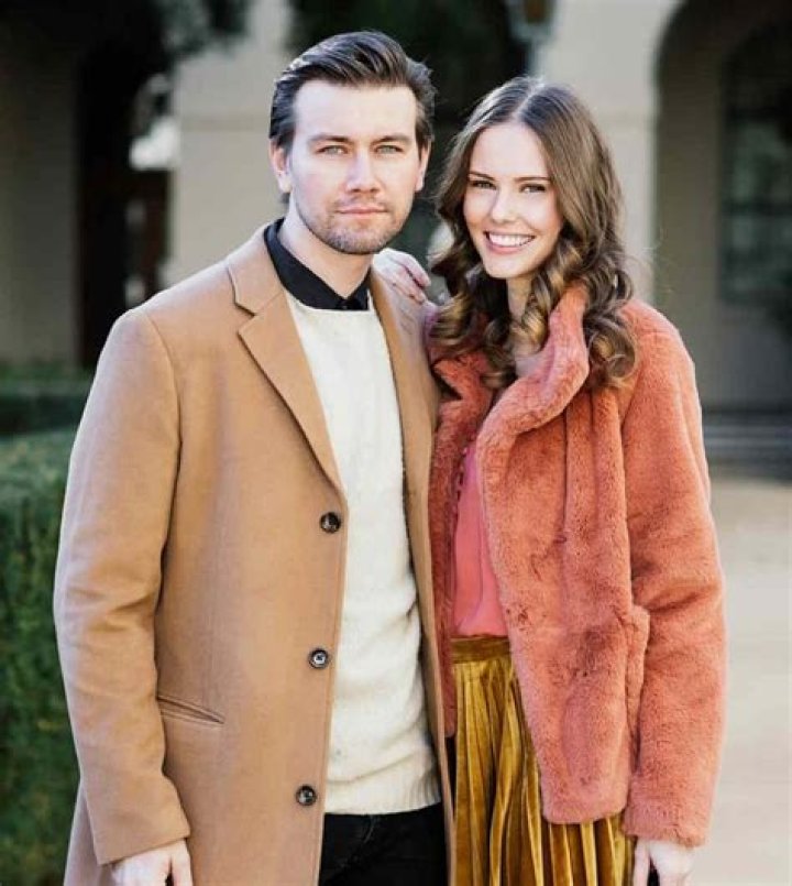 Torrance Coombs - Bio, Age, weight, height, Wiki, Facts and Family