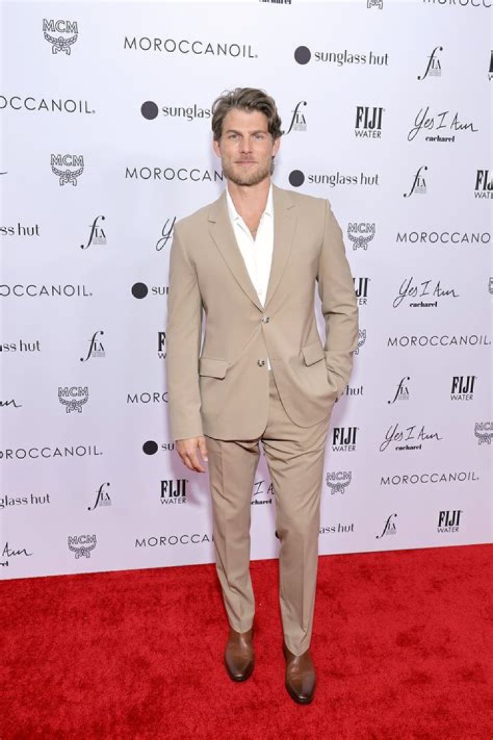 Travis Van Winkle - Bio, Age, height, Wiki, Facts and Family