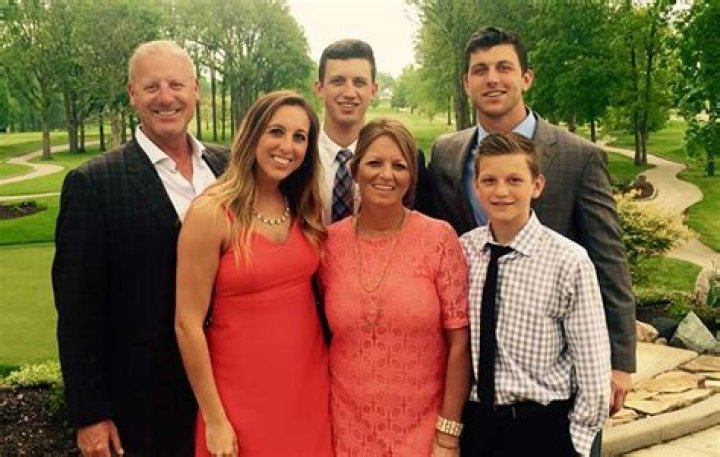Tyler Eifert - Bio, Age, siblings, weight, height, Wiki, Facts and Family