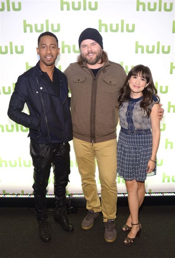 Tyler Labine - Bio, Age, net worth, siblings, height, Wiki, Facts and Family