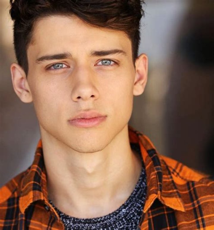 Uriah Shelton - Bio, Age, net worth, height, Wiki, Facts and Family