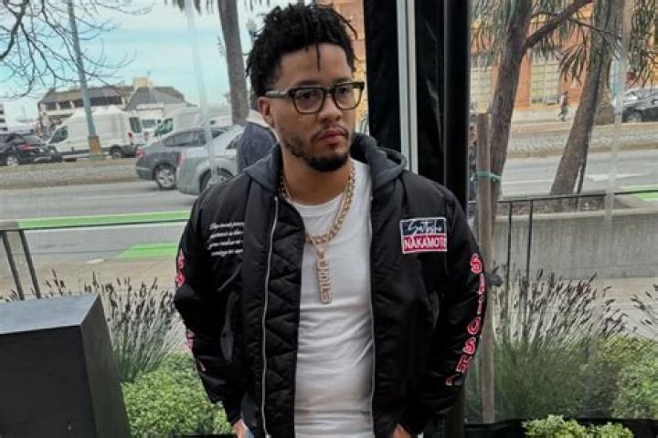 Veeze: Rapper Detailed Bio, Age, Birthday, & Height Insights and more