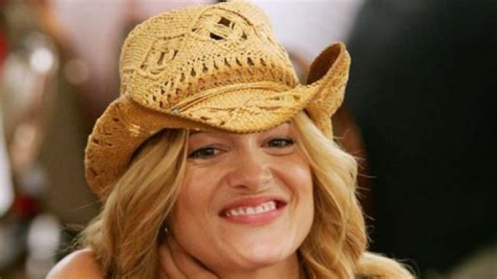 Victoria Pratt - Bio, Age, Wiki, Facts and Family