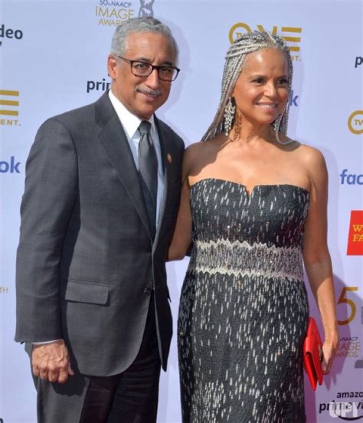 Victoria Rowell - Bio, Age, Wiki, Facts and Family
